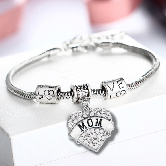 Jewelry - Mom bracelet